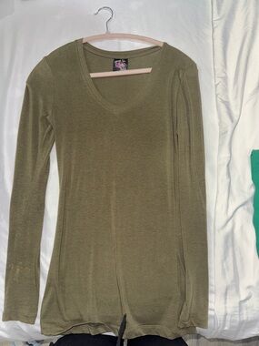 sparrow Olive V-Neck Long Sleeve Tee